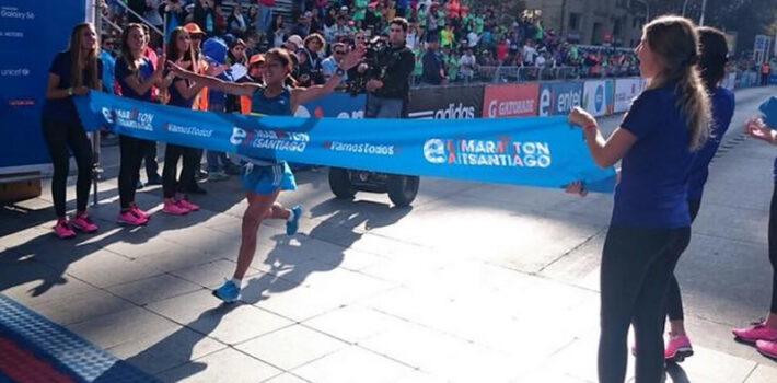 La peruana Inés Melchor triunfó en la Maratón de 42 kilómetros realizada en Santiago de Chile, con un tiempo de 2 horas, 28 minutos y 18 segundos.