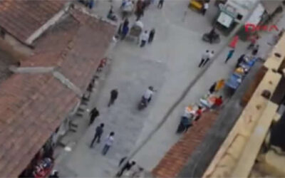Turistas capturaron con su teléfono celular los primeros instantes del terremoto en Nepal. Las imágenes se compartieron en YouTube.