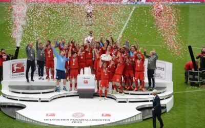 ALEMANIA.- El campeón aleman Bayern de Múnich celebró ante público su 25º título nacional en la fecha final de la Bundesliga. El título conseguido ya hace unas semanas, tiene, sin embargo, sabor agridulce, tras las eliminaciones de la Champions y la Copa Alemana.