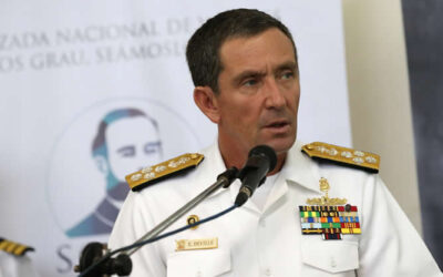 La Marina de Guerra del Perú está reforzando la seguridad en el espacio marítimo peruano, anunció el comandante general de esta institución castrense, Edmundo Deville del Campo.