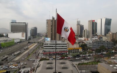 El riesgo país del Perú decreció en términos promedio del 21 al 28 de abril, de acuerdo con el spread del EMBIG Perú, manteniéndose inferior al promedio regional.