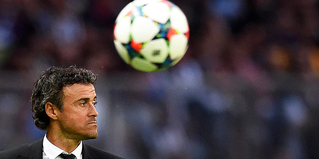 OST106. Berlin (Germany), 06/06/2015.- FC Barcelona's head coach Luis Enrique watches the UEFA Champions League final soccer match between Juventus FC and FC Barcelona at the Olympic Stadium in Berlin, Germany, 06 June 2015. (Liga de Campeones, Alemania) EFE/EPA/MARCUS BRANDT
