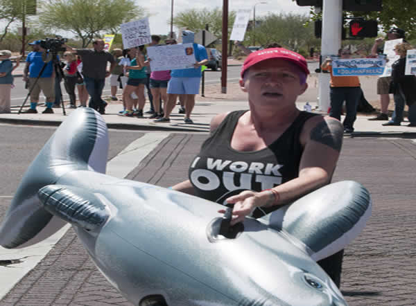 delfines-protesta