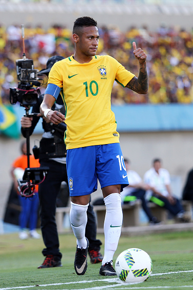 GOIANIA, BRAZIL - JULY 30: Neymar of Brazil  in action during the international friendly match between Japan and Brazil at the Estadio Serra Dourada on July 30, 2016 in Goiania, Brazil. (Photo by Koji Watanabe/Getty Images)