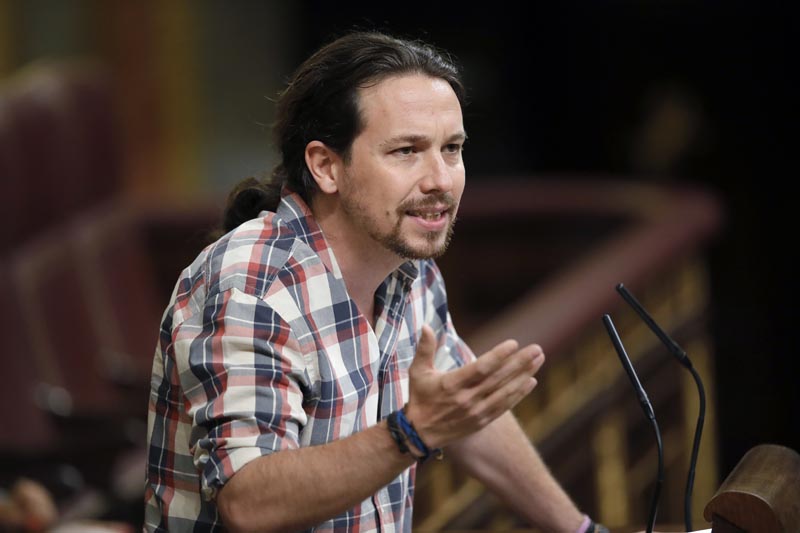 GRA387. MADRID, 02/09/2016.- El líder de Podemos, Pablo Iglesias, durante su intervención en la tercera sesión del debate de investidura, esta tarde en el Congreso de los Diputados. EFE/JuanJo Martín