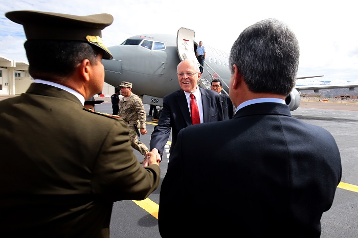 Presidente Kuczynski arribó a Huamanga para participar de actividades oficiales en el departamento de Ayacucho