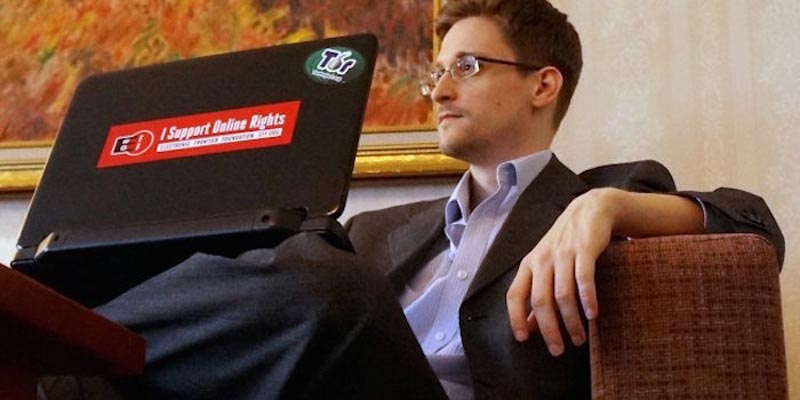 edward-snowden-twitter