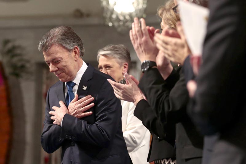 . Oslo (Norway), 10/12/2016.- Nobel Peace prize laureate Colombian President Juan Manuel Santos reacts during the Peace Prize awarding ceremony at the City Hall in Oslo, Norway, 10 December 2016. President Juan Manuel Santos are awarded this year's Nobel Peace Prize for his efforts to bring Colombias more than 50-year-long civil war to an end. (Noruega) EFE/EPA/HAAKON MOSVOLD LARSEN / POOL NORWAY OUT