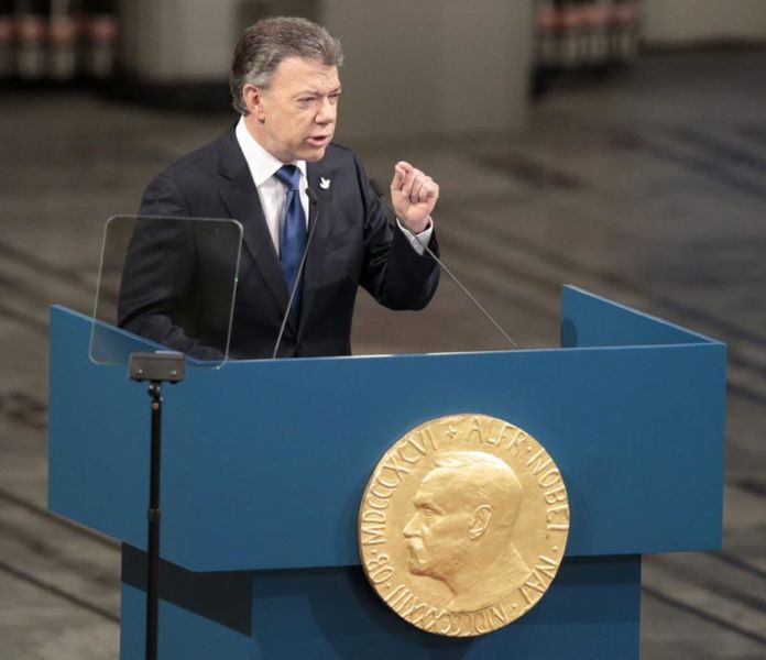. Oslo (Norway), 10/12/2016.- Nobel Peace prize laureate Colombian President Juan Manuel Santos gives a speech during the Peace Prize awarding ceremony at the City Hall in Oslo, Norway, 10 December 2016. President Juan Manuel Santos are awarded this year's Nobel Peace Prize for his efforts to bring Colombias more than 50-year-long civil war to an end. (Noruega) EFE/EPA/LISE AASERUD NORWAY OUT
