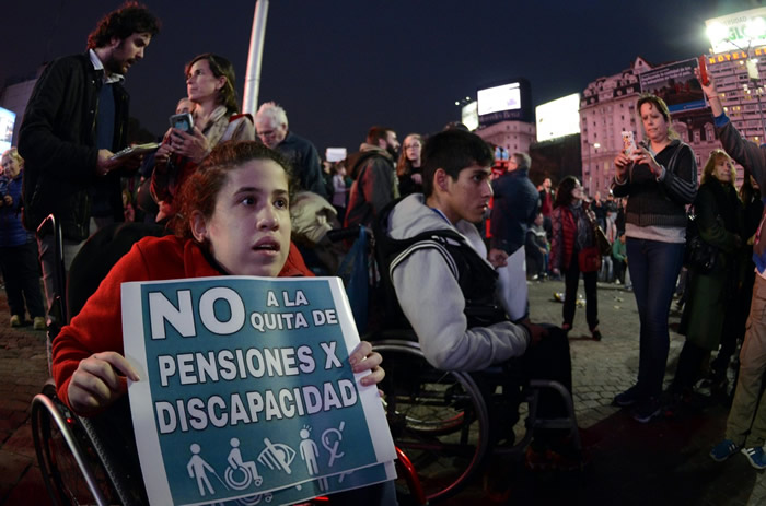 Resultado de imagen para pelea en el congreso argentino