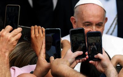 PapaFranciscoTelefonos