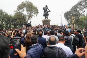 Esta imagen tiene el atributo alt vacío; su nombre de archivo es alcaldes-en-plaza-bolivar-5-10-23-300x200-1.jpeg