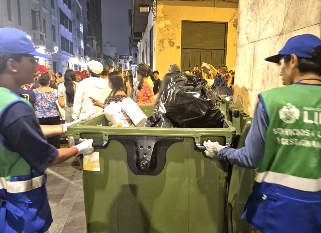 Municipalidad recolectó más de 30 toneladas de basura tras pasacalle en ...